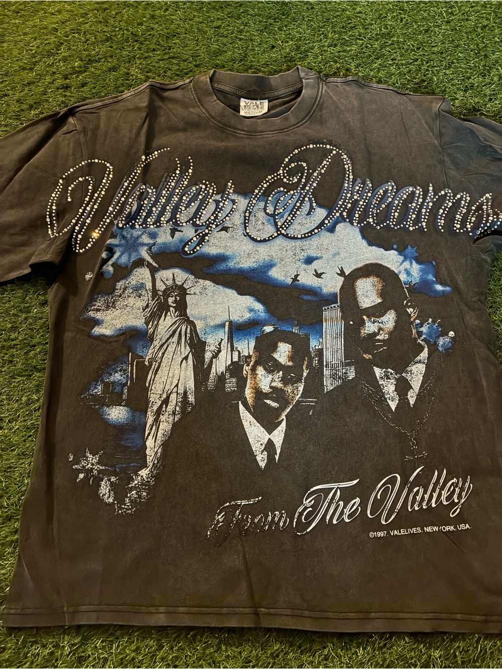 Black 'Valley Dreams' Graphic Tee - Men - Picture 2 of 5